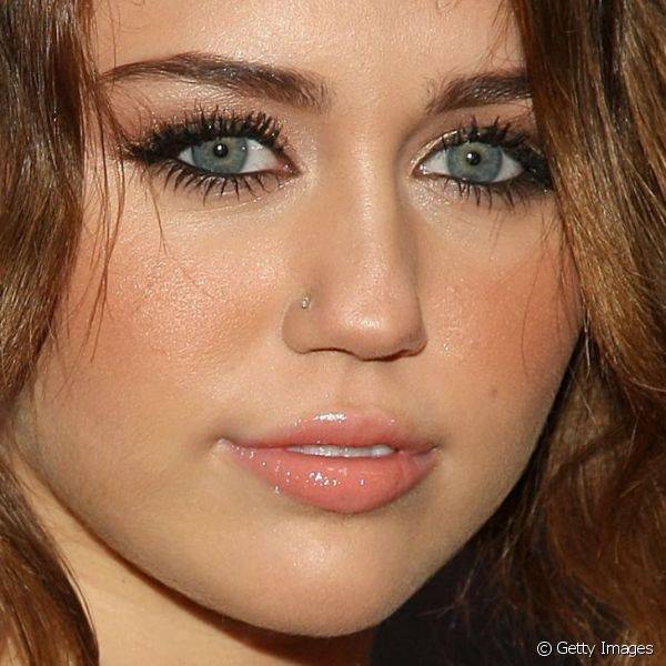 Olhos pretos e boca glossy foram a escolha para o VH1 Divas at Brooklyn Academy of Music, em 2009
